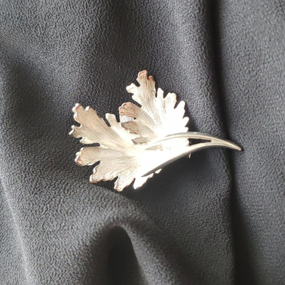Vintage 1960s Silvertone Double Leaf Brooch Pin Mid-Century Retro Nature Jewelry